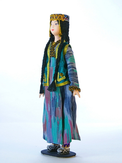 Кукла фарфоровая коллекционная Узбечка