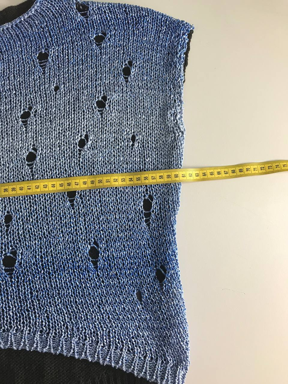 Джемпер стильного кроя, визуально на 50 размер