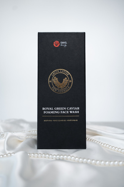 Пенка для умывания с нанощёточкой c зелёной икрой Royal Green Caviar Foaming Face Wash, 150ml