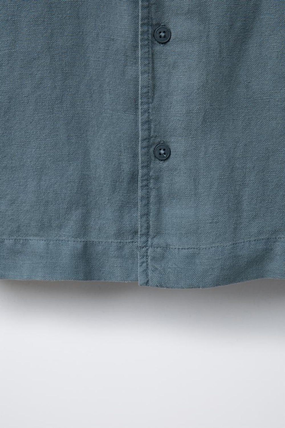 ZARA ОДНОТОННАЯ РУБАШКА ИЗ СТРУЯЩЕГОСЯ ЛЬНА, СИНИЙ