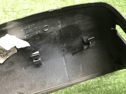 Крышка зеркала левая Bentley Bentayga (15-нв)