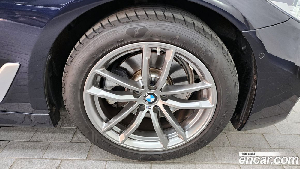 BMW 5 Series (G30) 520i M Sports (05.2020)