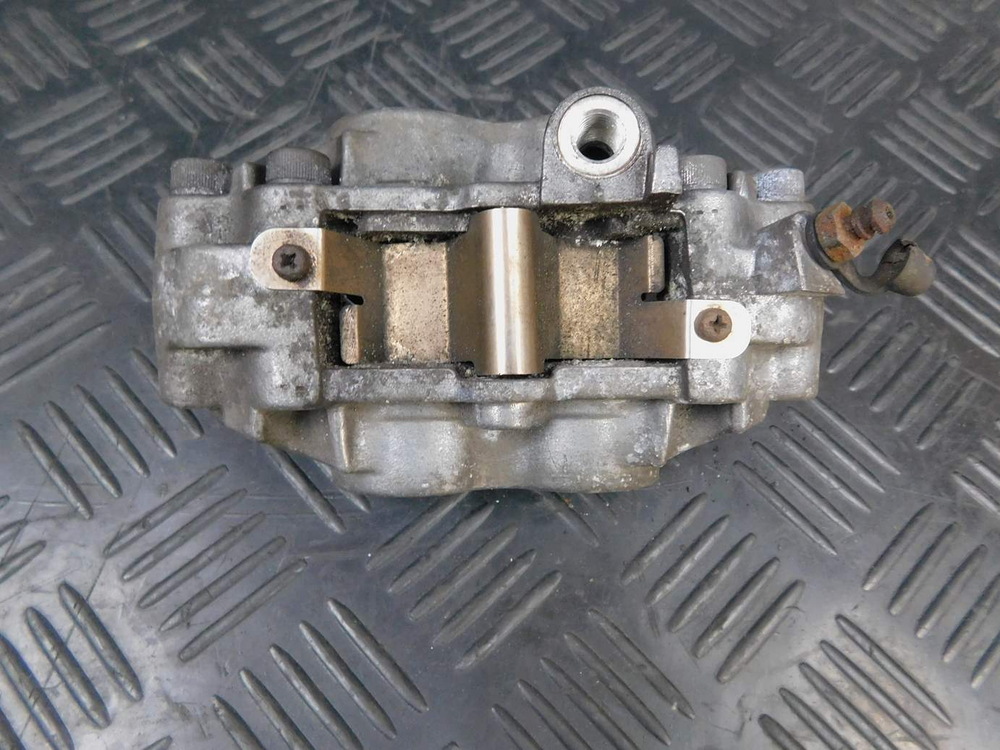 Суппорт передний левый Kawasaki ZZR 400 98 053089