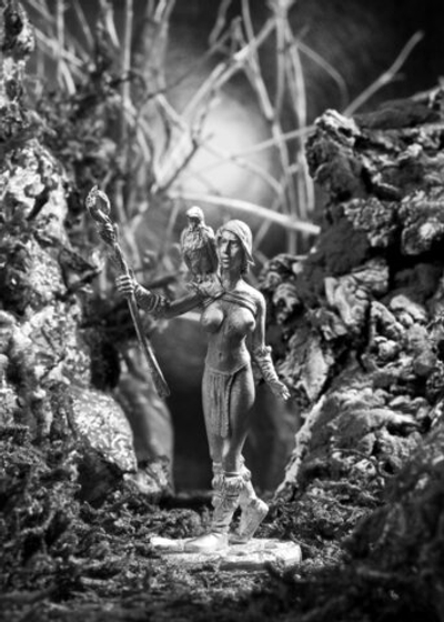 Фигурка из олова Колдунья