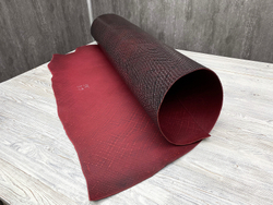 Ременная кожа Treccia Old Bordo (3,0+ мм), цв. Бордовый