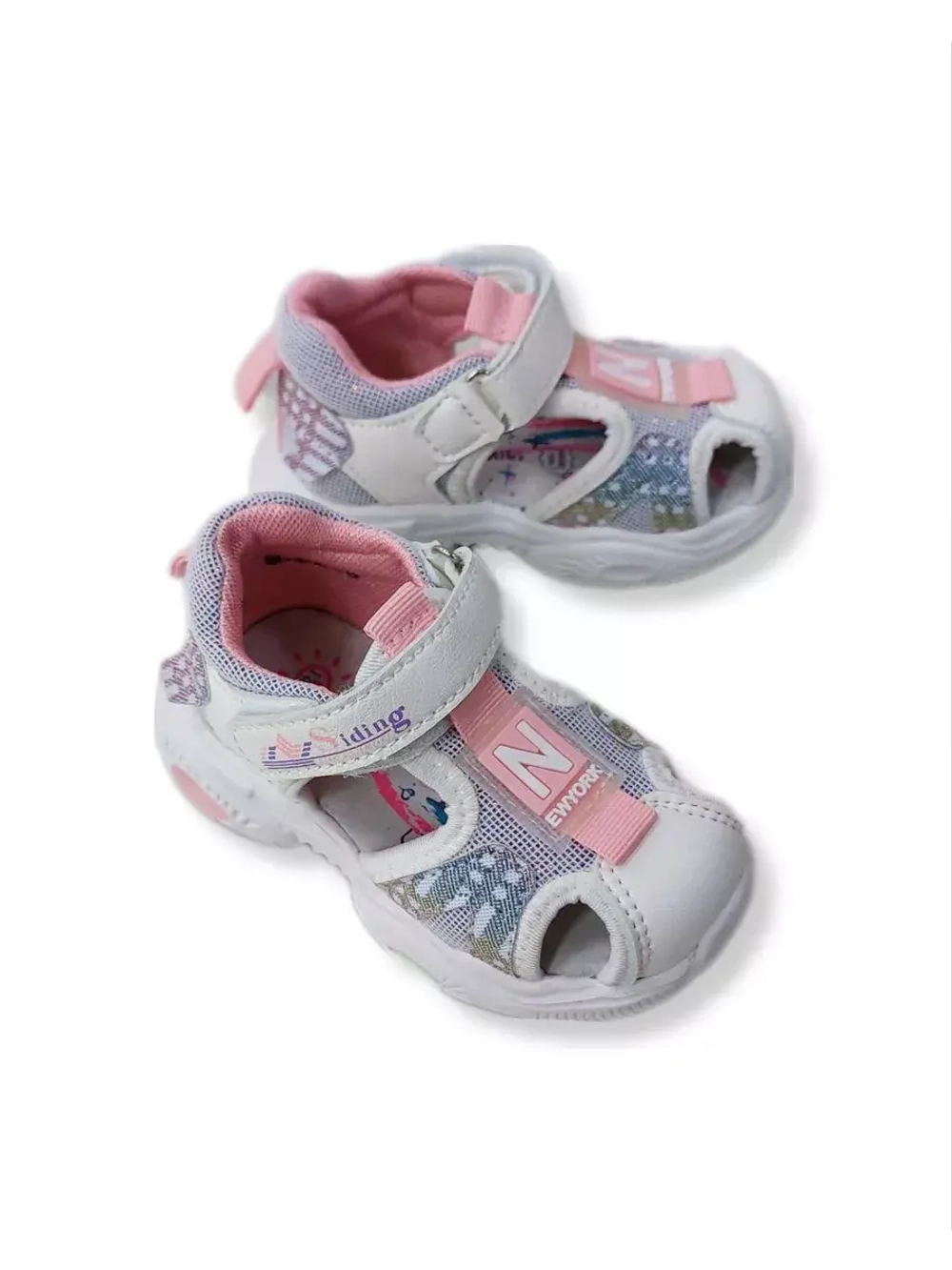 Сандалии для малышки на лето.