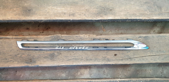 Молдинг решетки радиатора  Mercedes GLE (W166) 15-18 Б/У Оригинал A1668881685