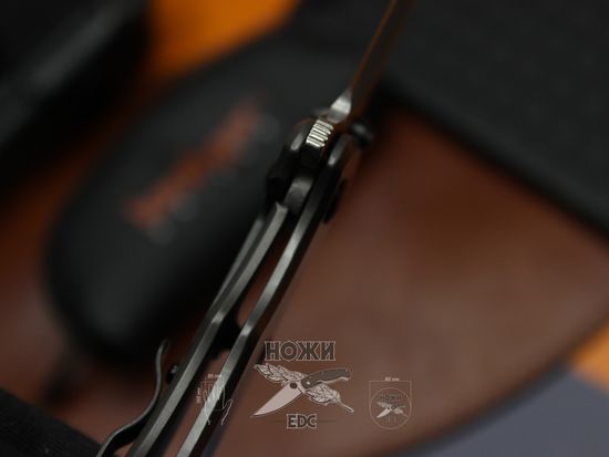 Складной нож Коллекционный Kershaw Shield (SIG SAUER) 3920SIG c клинком из стали 8Cr13MoV, рукоять Stainless Steel