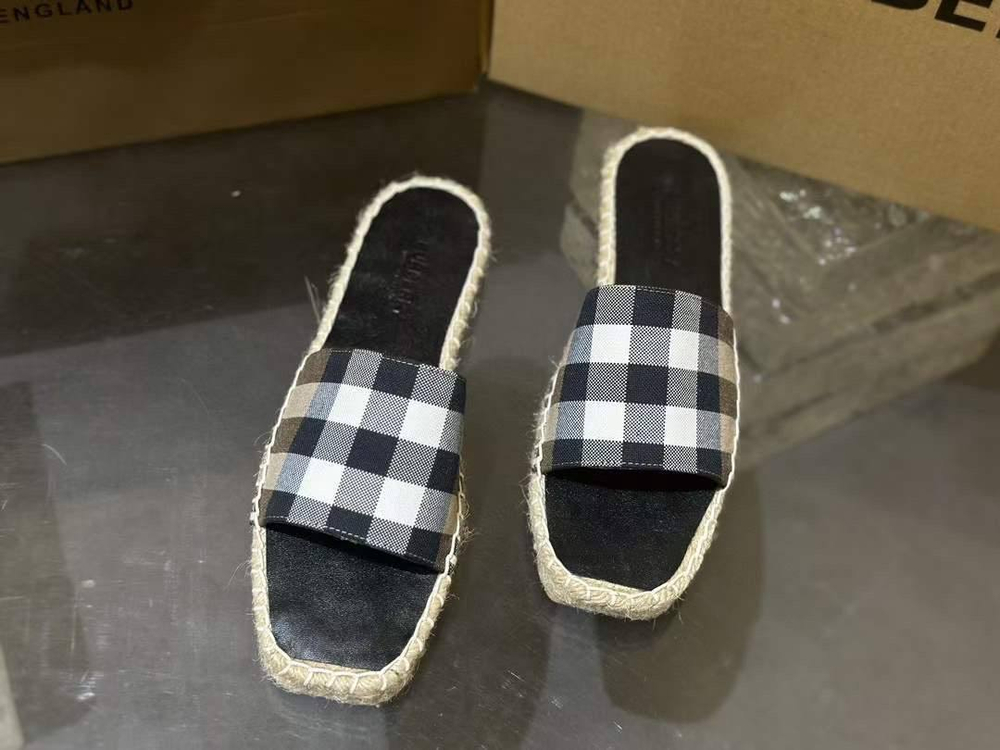 Шлепанцы Burberry