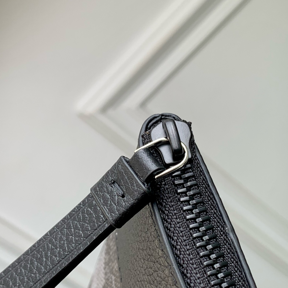 Louis Vuitton Pochette Voyage Souple