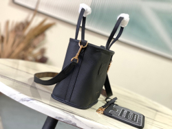 Louis Vuitton Neverfull Bandouliere Inside Out BB