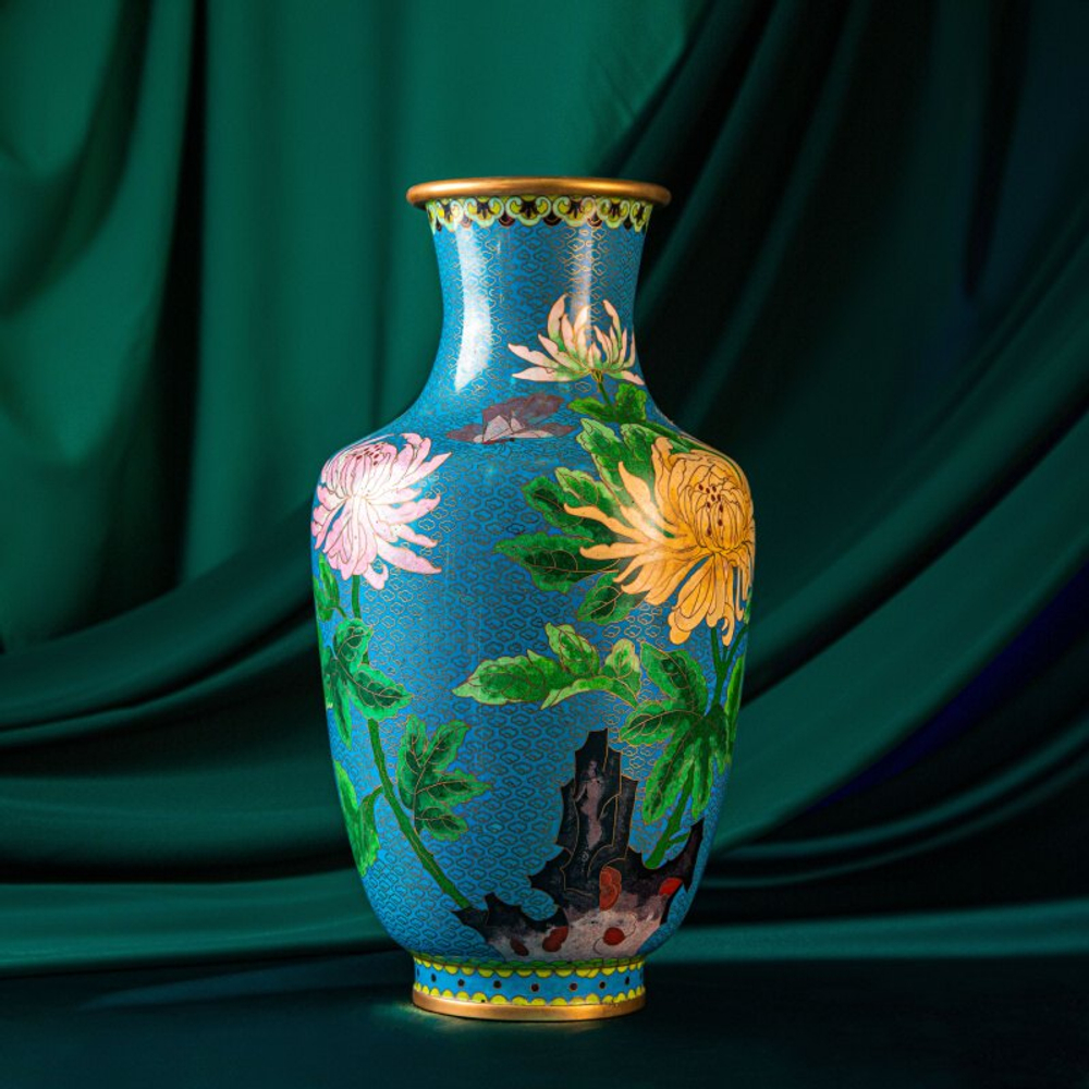 Парные вазы с хризантемами