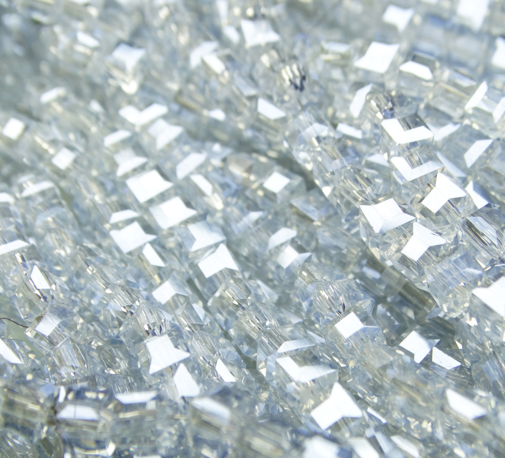 БВ029ДД3 Хрустальные бусины квадратные, цвет: серый AB прозрачный, 3 мм, кол-во: 63-65 шт.
