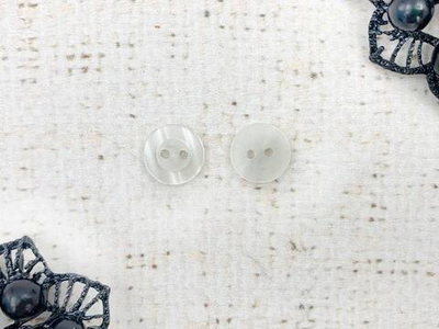 Пуговицы блузочные, d 1,1 см, 2 прокола, бледно-бежевый