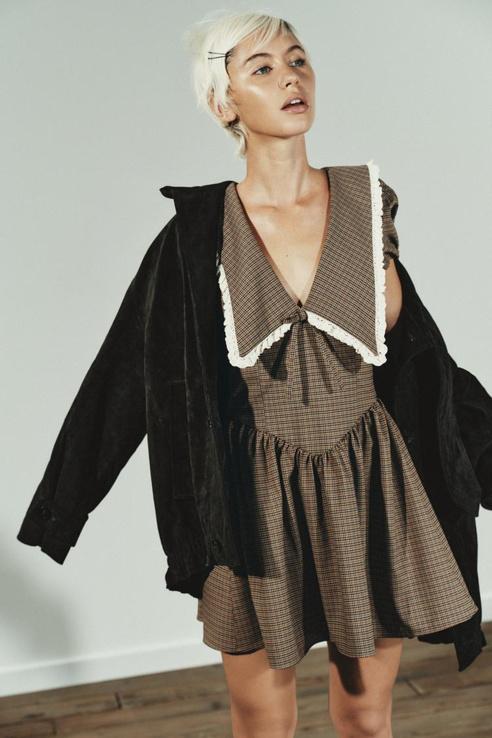 ZARA ПЛАТЬЕ В КЛЕТКУ С КРУГЛЫМ ВОРОТНИКОМ, ОТТЕНКИ КОРИЧНЕВОГО