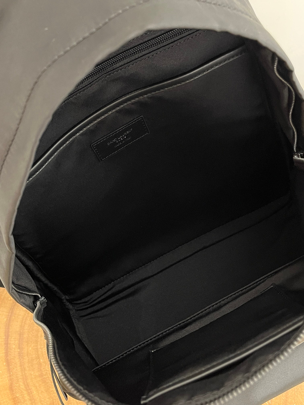 ГОРОДСКОЙ РЮКЗАК, ГЛАДКАЯ КОЖА И НЕЙЛОН