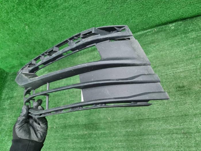 Накладка ПТФ левая BMW 5er G30 (2017-2020)