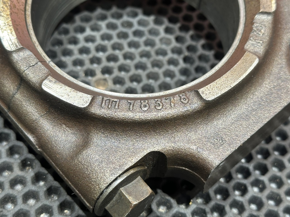 Поршень с шатуном