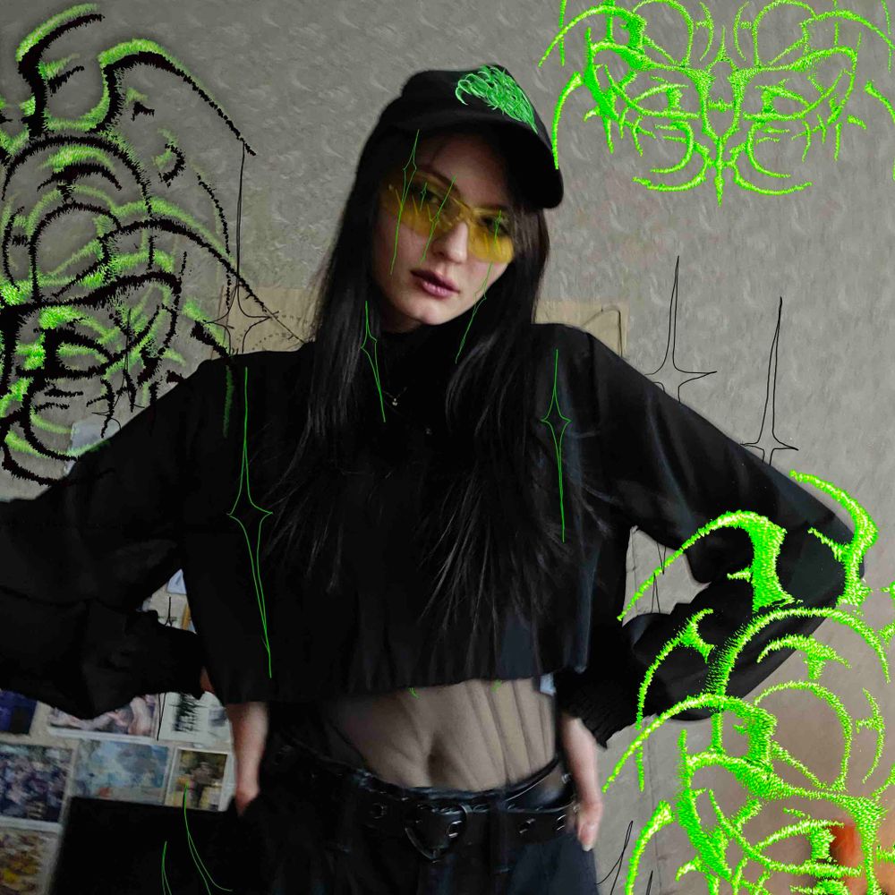 Кепка Out Block Toxic Heart черная