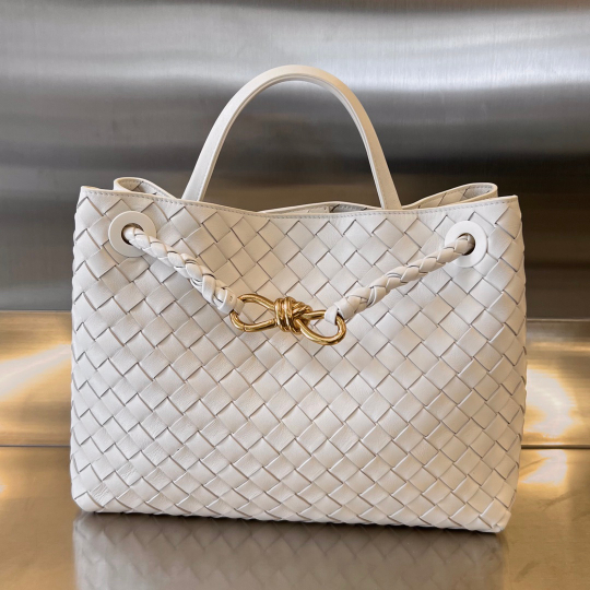 Bottega Veneta Medium Andiamo 32 cm