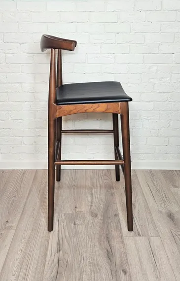Барный стул Elbow, орех с черным сиденьем