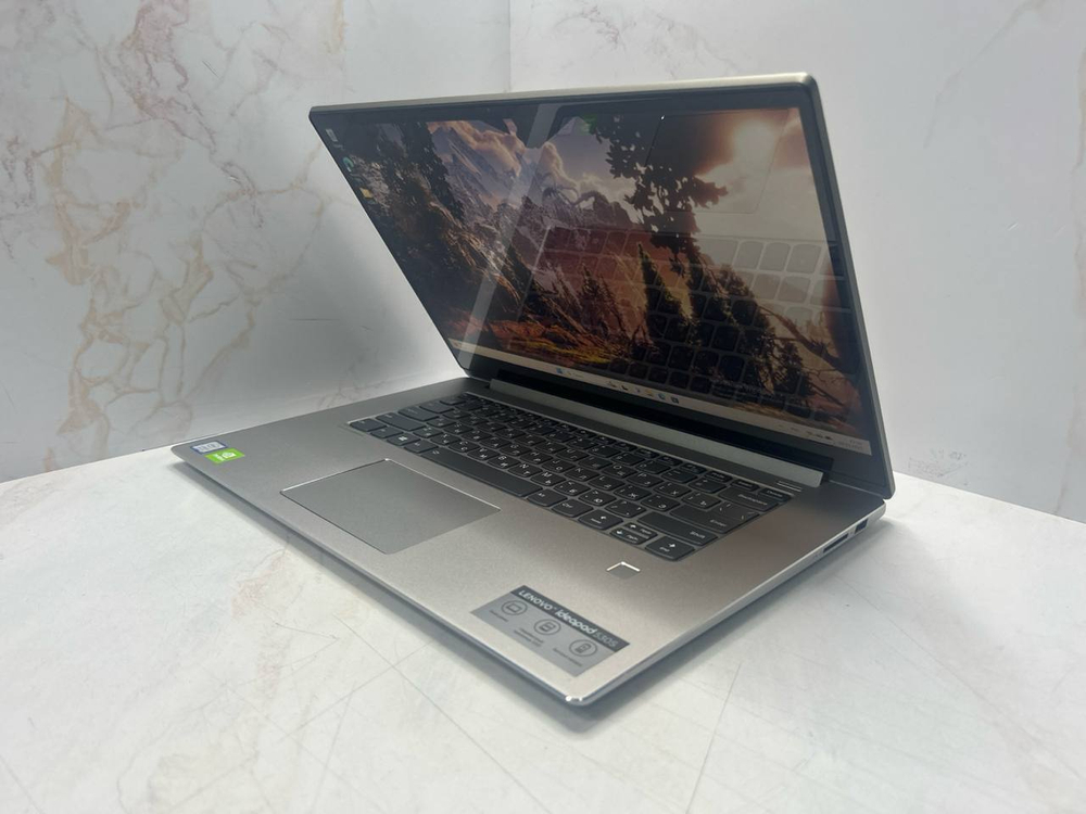 Ноутбук Lenovo 530s-15IKB. Конфигурация: i5-8250U/8GB/512GB/GF MX150/DOS/FHD