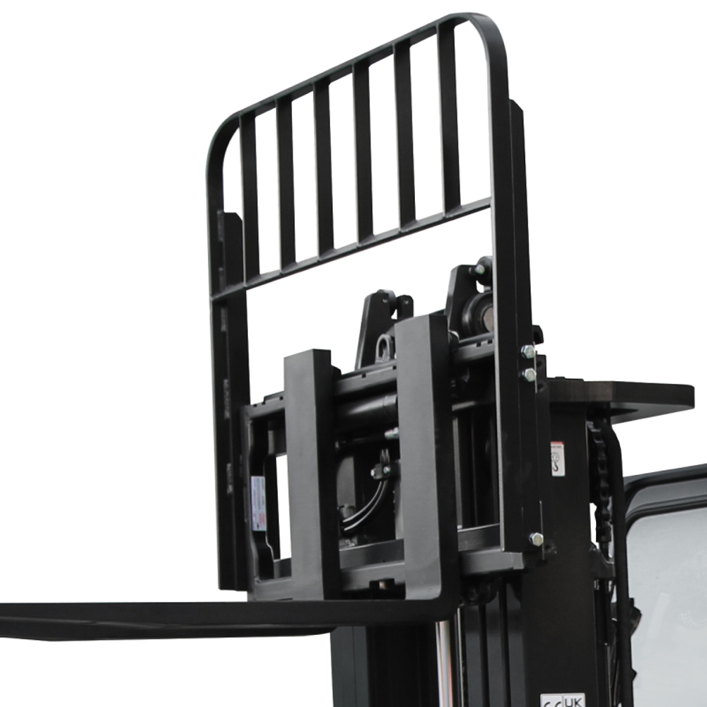 Дизельный погрузчик с кабиной YETT CPCD15-WS5K2-M400-3W-K