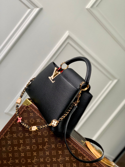 Louis Vuitton Capucines MM