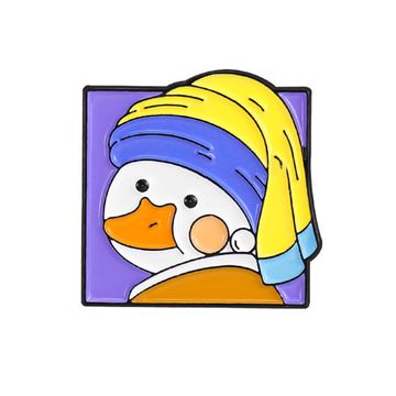 Значок металлический на одежду/Пин. Утка с жемчужной сережкой