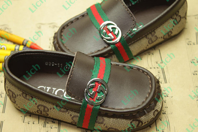 Мокасины детские из текстиля и кожи с пряжкой-логотипом