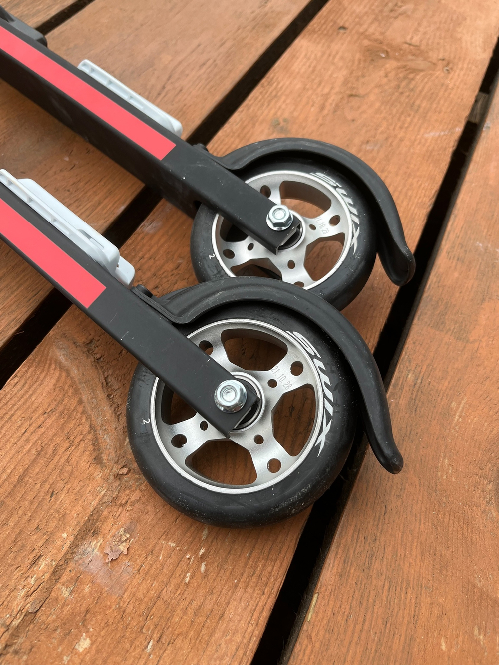Лыжероллеры Swix Roadline Skate + Rotttefella Skate Rollerski
