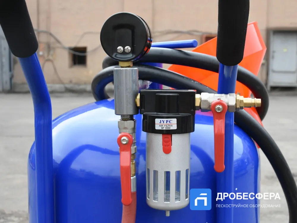 Пескоструйный аппарат AE&T 76л T06520