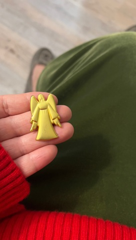 Новогодняя брошь ангел