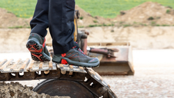 Полуботинки Haix  CONNEXIS Safety+ GTX low/grey-red