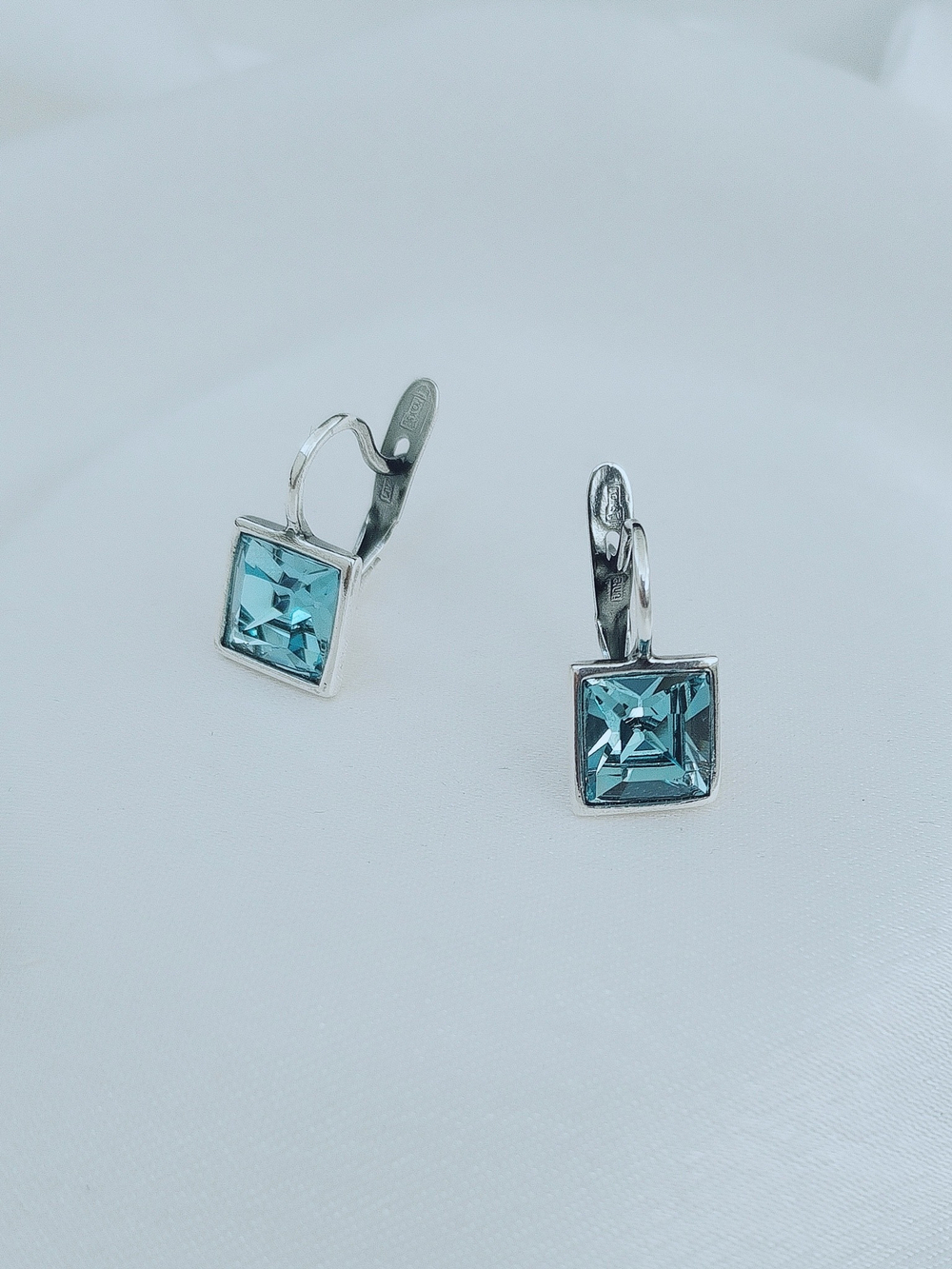 "Ингода" серьги в серебряном покрытии из коллекции "Реки" от Jenavi  с английским замком