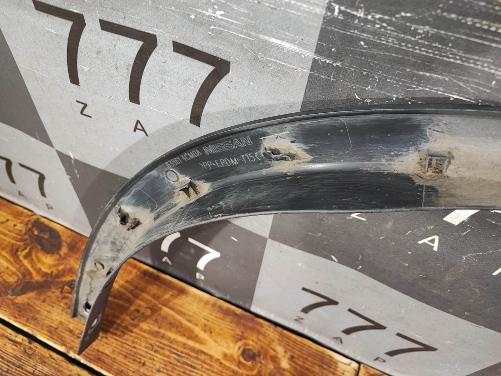 Накладка крыла переднего левого Nissan X-Trail 3 (T32) 13-19 Б/У Оригинал 638614CM0B