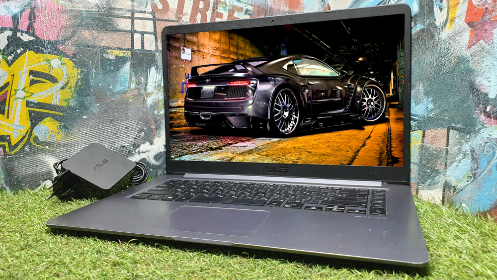 Ноутбук ASUS i3-7/4Gb/940MX 2Gb/FHD