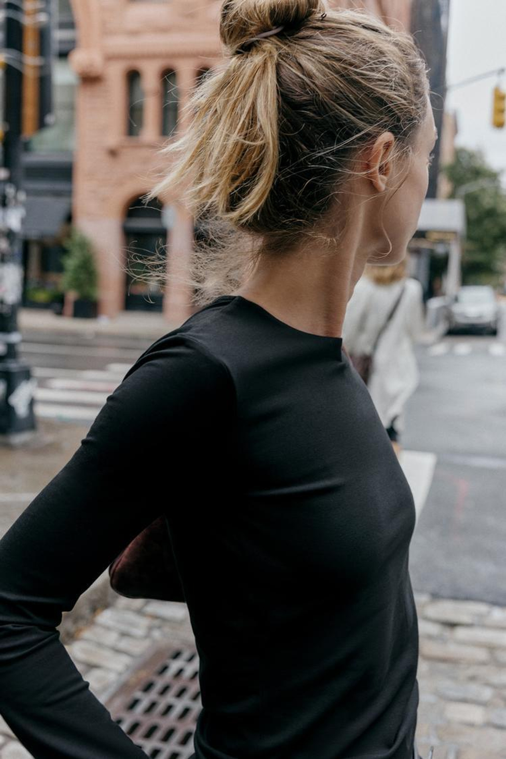 ZARA БАЗОВАЯ ХЛОПКОВАЯ ФУТБОЛКА, ЧЕРНЫЙ