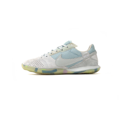 IN / Nike Streetgato / Smoky white