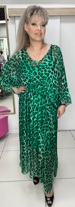 Двойное, длинное, эффектное платье в изумрудном цвете