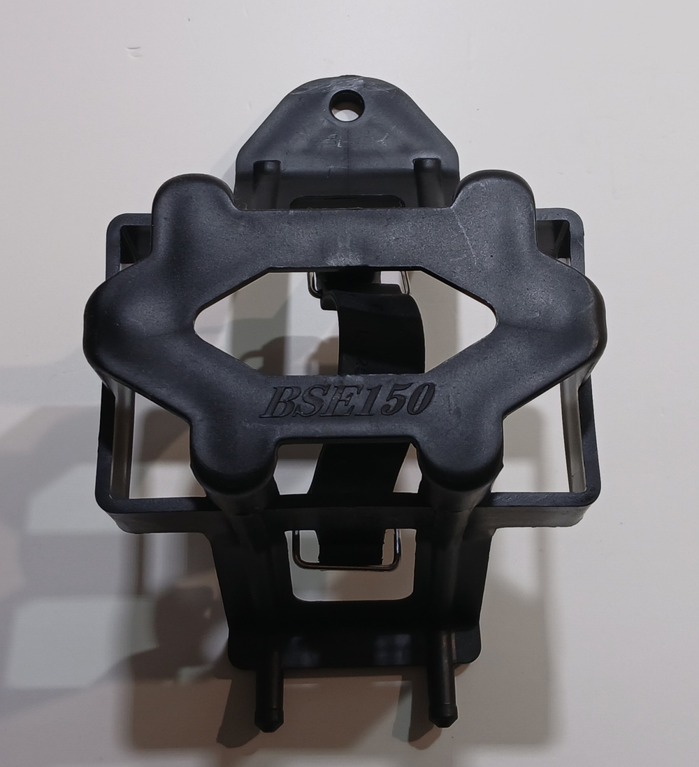 Крепление АКБ (пластик) Мотоцикл BSE Z3