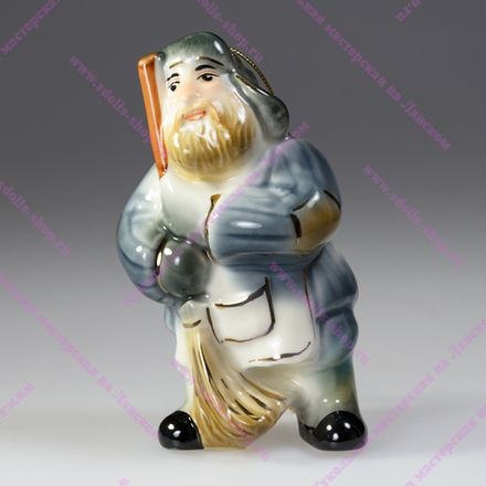 Фарфоровая елочная игрушка "Дворник"