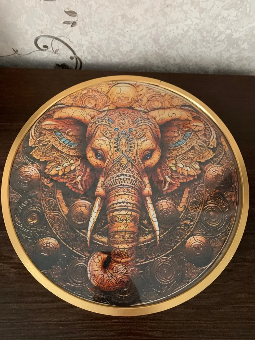 Круглая рамка 37 см, золото