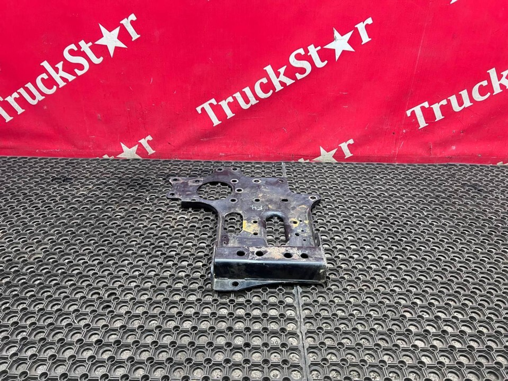 Кронштейн кабины передний правый 2023г.