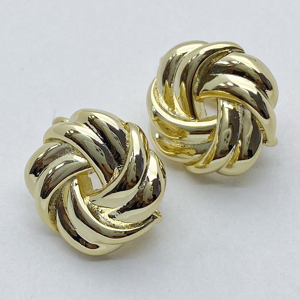 Ювелирные швензы с позолотой, размер 14*14 мм, цена за пару