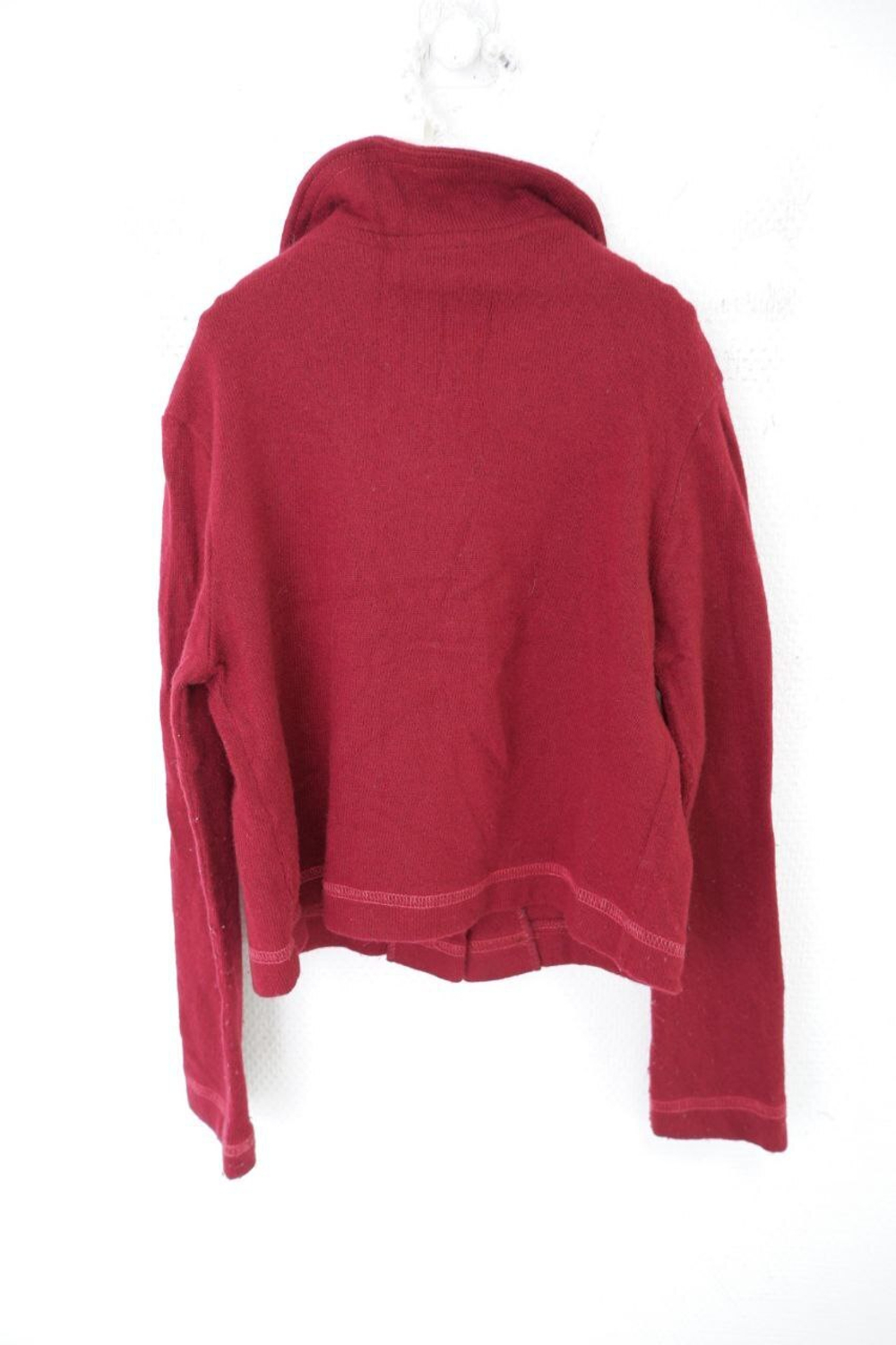 Кофта с вышивкой на 9-10 лет