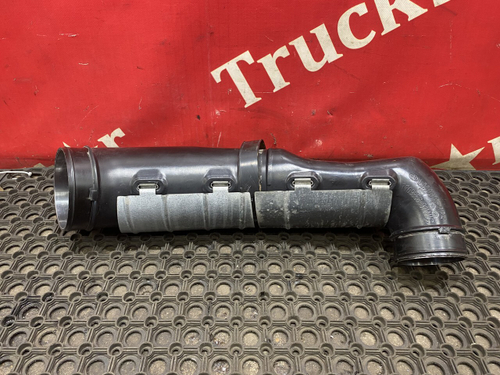 Патрубок воздушного фильтра 2023г