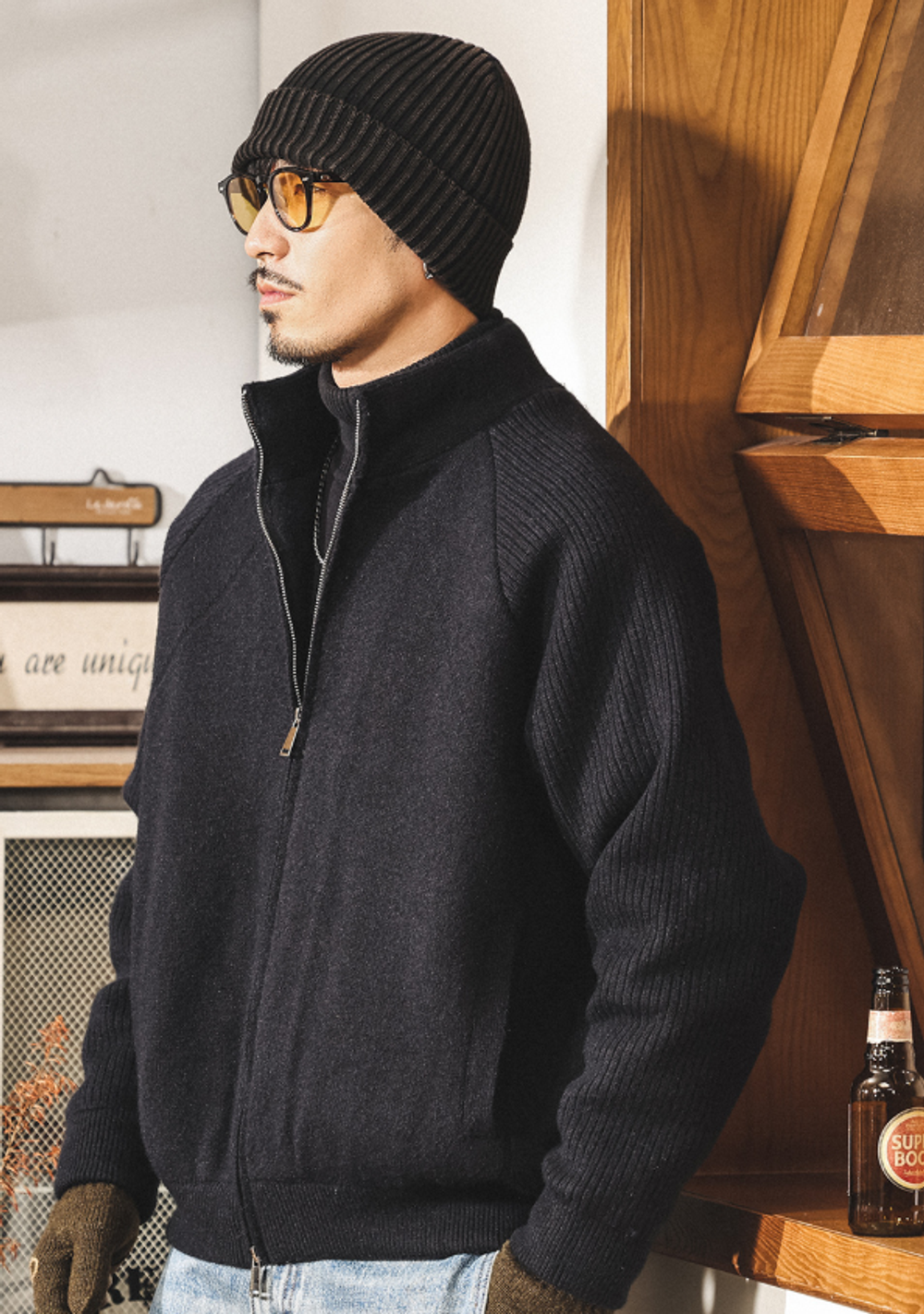 Вязаный шерстяной морозостойкий теплый пуховик для мужчин.