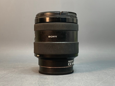 Sony F2.8 16-50 SSM, внутри линзы точки, похоже на налет
