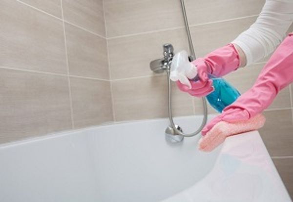 Средства для чистки акриловых ванн